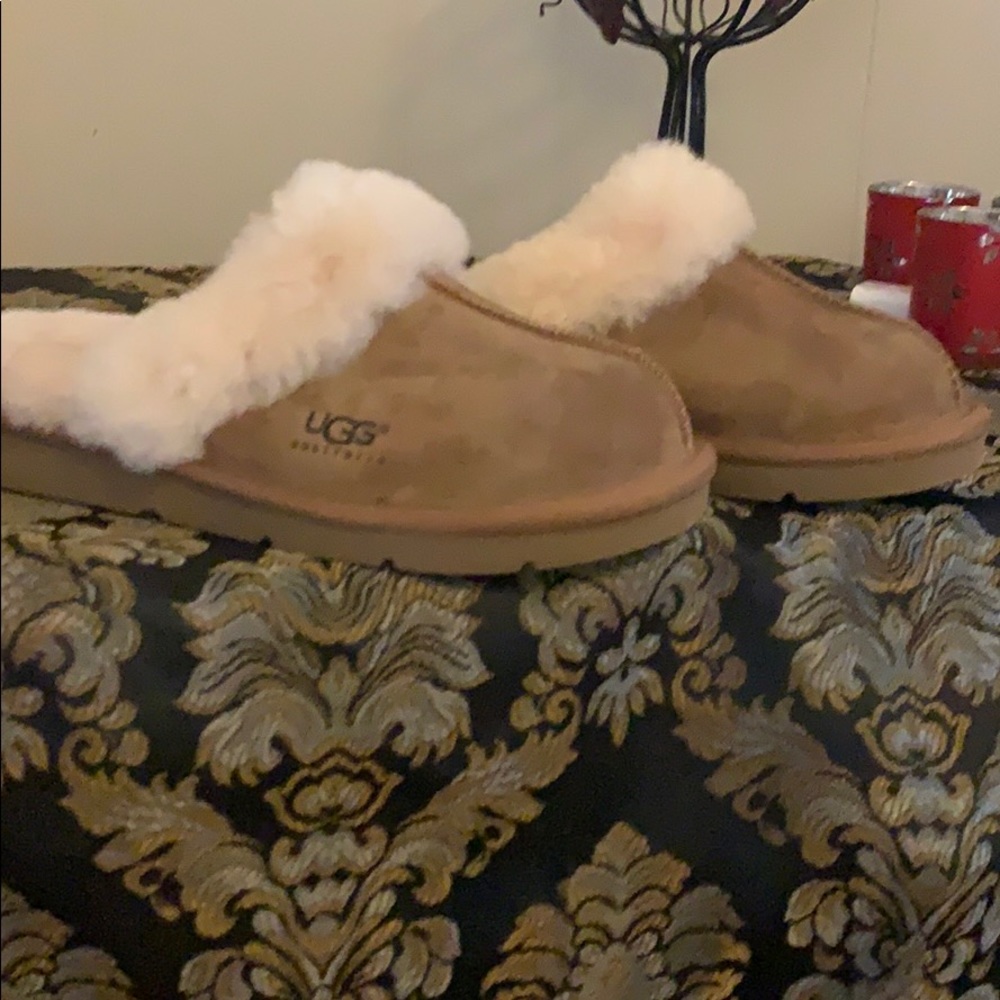 Shoes - Picture 2 of 3